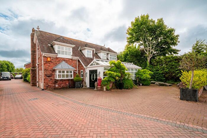 4 Bedroom House For Sale In Longfold, Mere Brow, PR4