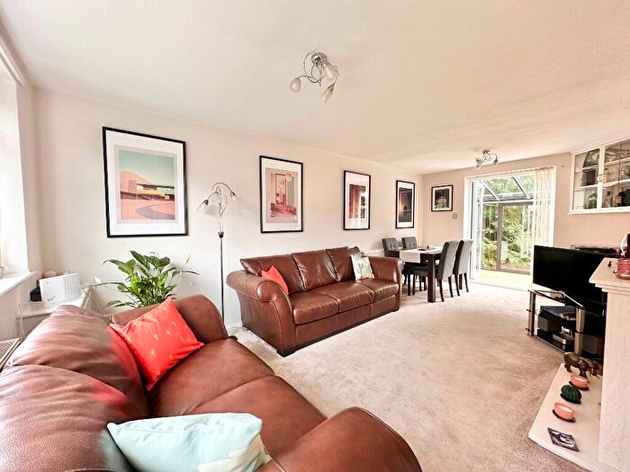 2 Bedroom Semi-Detached House For Sale In Thelwall Road, Sale, Cheshire, Greater Manchester, M33