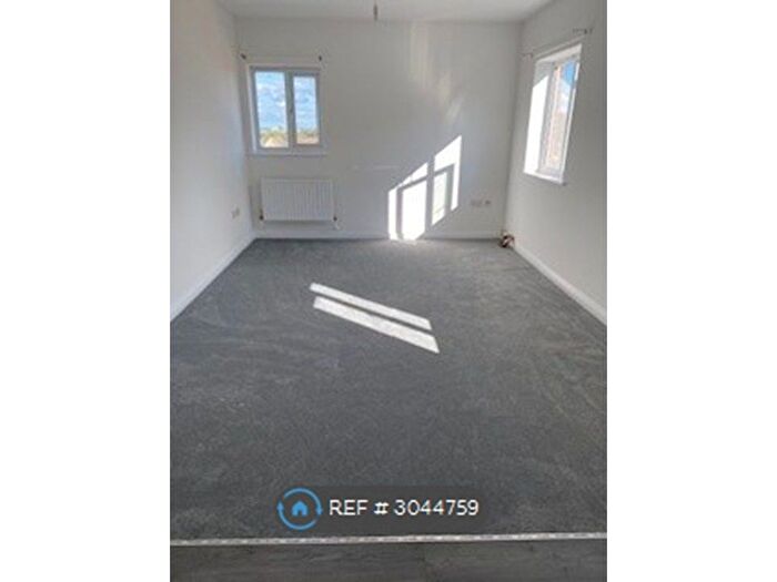2 Bedroom Flat To Rent In Laindon, Basildon, SS15