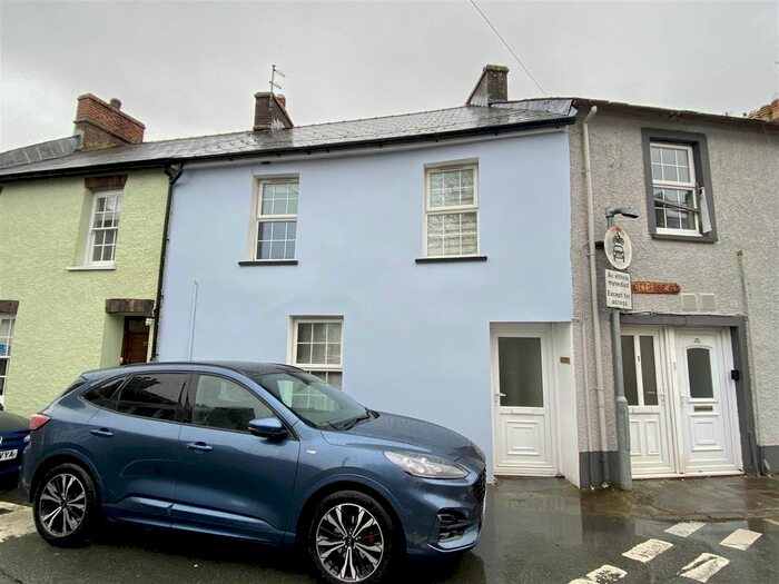 1 Bedroom Flat To Rent In Flat 2, 19 Kensington Street, Fishguard SA65