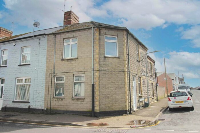 2 Bedroom Apartment To Rent In Barry Road, Barry., CF63