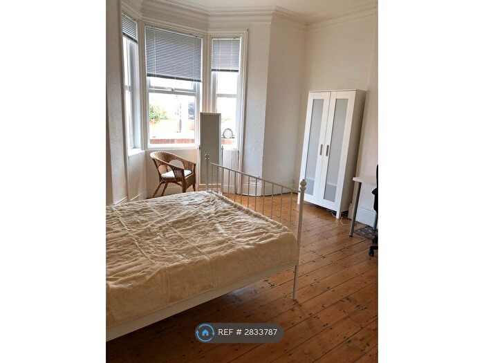 2 Bedroom Flat To Rent In Jesmond, Newcastle Upon Tyne, NE2