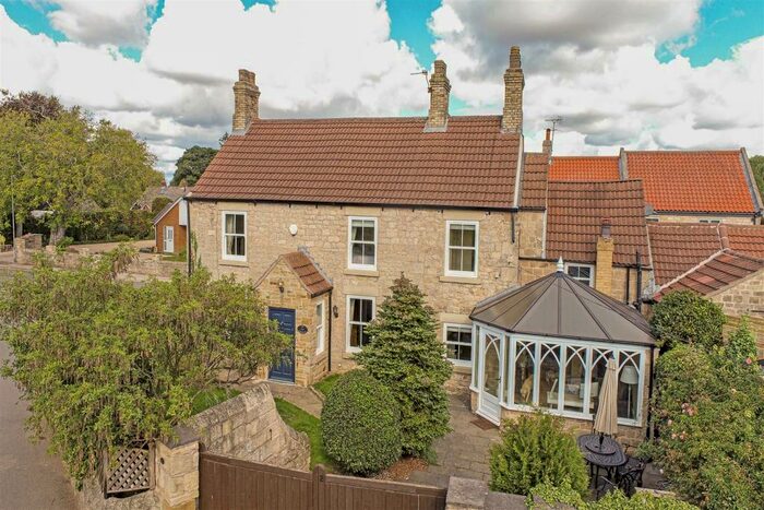 3 Bedroom Semi-Detached House For Sale In Common Road, Thorpe Salvin, Worksop, S80