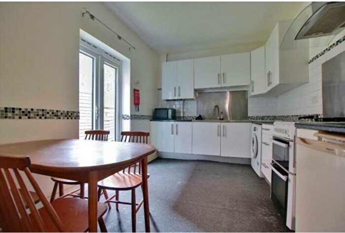 5 Bedroom House To Rent In Thackeray Road, Southampton, Hampshire, SO17