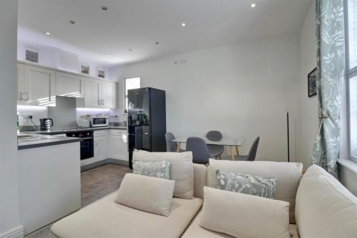 1 Bedroom Flat For Sale In North Square, Knowle, Fareham, PO17