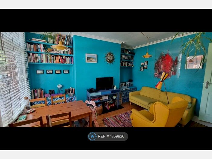 3 Bedroom Terraced House To Rent In Broomfield Terrace, Leeds, LS6