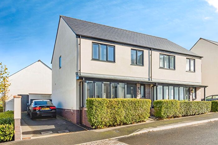 3 Bedroom Semi-Detached House For Sale In Foxglove Way, Paignton, TQ4