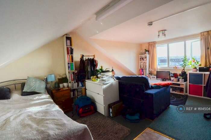 Studio To Rent In Downend Road, Horfield, Bristol, BS7