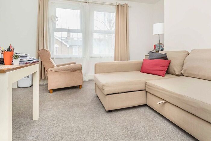 2 Bedroom Flat To Rent In Church Road, Teddington, TW11