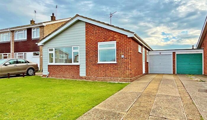 2 Bedroom Detached Bungalow For Sale In Dugmore Avenue, Kirby-Le-Soken, CO13