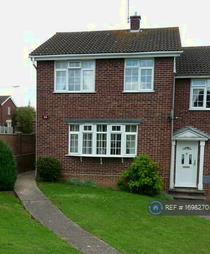 4 Bedroom Semi-Detached House To Rent In Avon Way, Colchester, CO4