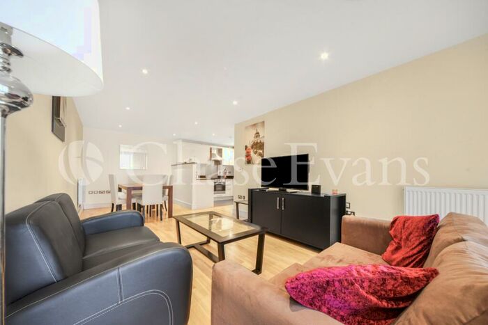 3 Bedroom Flat To Rent In Indescon Square, Canary Wharf, London, E14