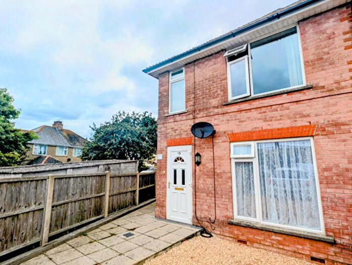 2 Bedroom Flat To Rent In Dumbarton Road, Weymouth, DT4
