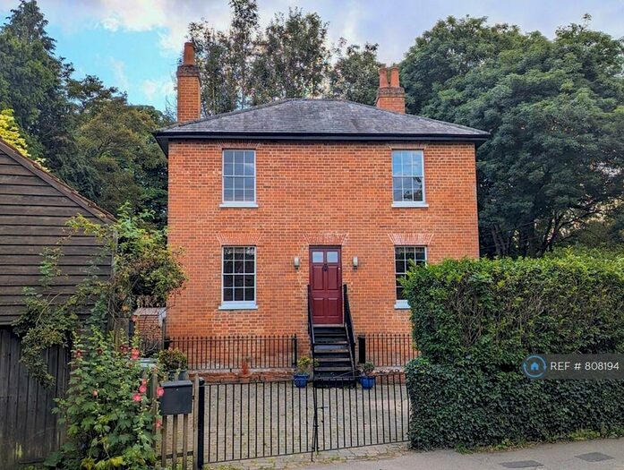 3 Bedroom Detached House To Rent In Brockham Green, Brockham, Betchworth, RH3