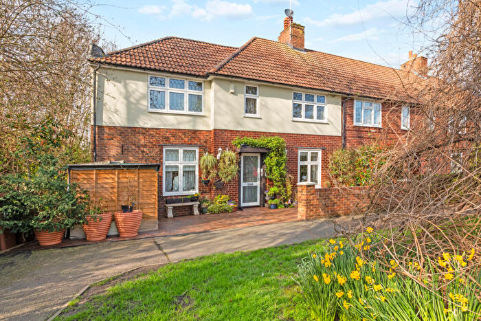 4 Bedroom End Of Terrace House For Sale In Reigate Avenue, Sutton, SM1