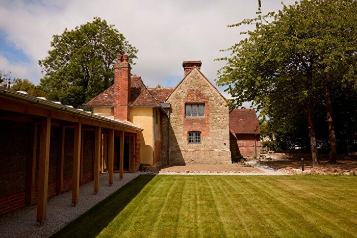 3 Bedroom Detached House For Sale In St Andrew's Chapel, Sandling, Kent, ME14