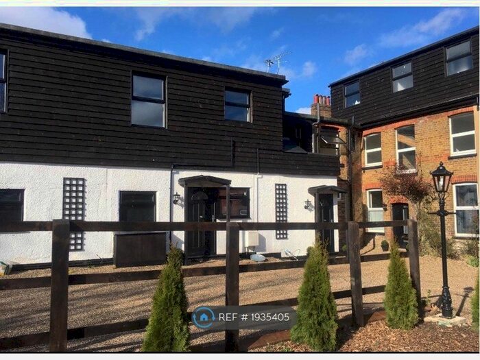 1 Bedroom Flat To Rent In Hallowell Road, Northwood, HA6