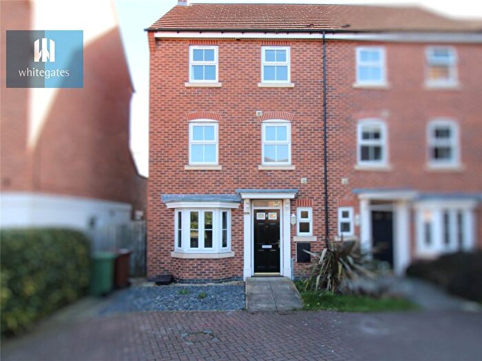 4 Bedroom Town House To Rent In Conisborough Way, Hemsworth, Pontefract, WF9