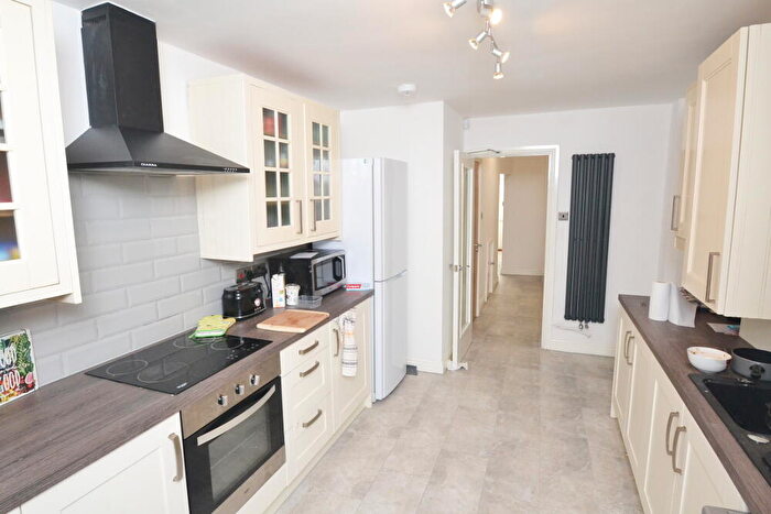 6 Bedroom Terraced House To Rent In Upper West Grove, Manchester, M13