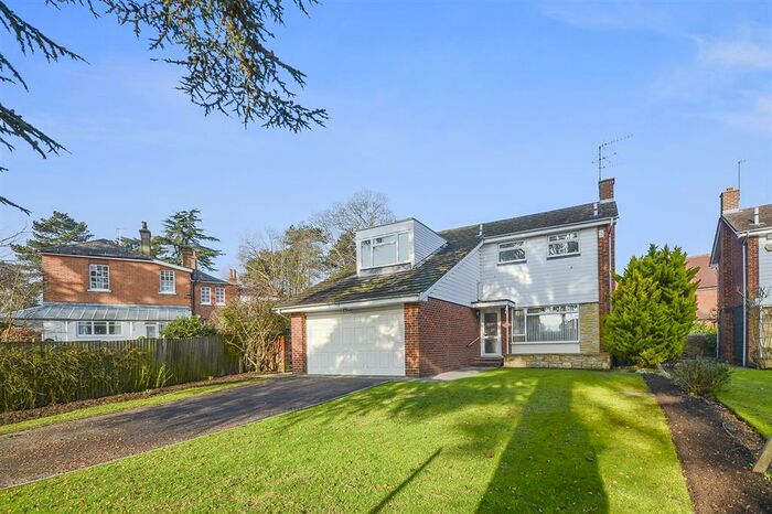 4 Bedroom Detached House To Rent In Old House Close, Epsom, KT17