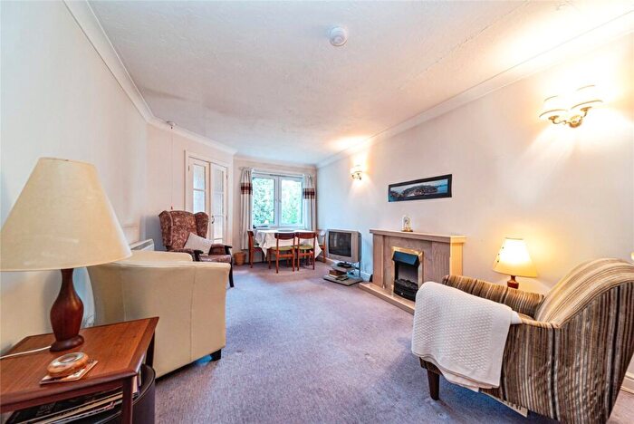 1 Bedroom Apartment For Sale In Strawhill Court, Clarkston, G76