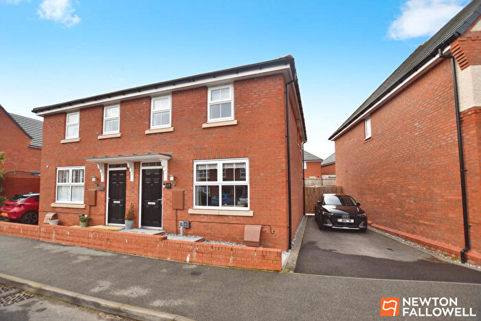 3 Bedroom Semi Detached House For Sale In Evans Road, East Leake, LE12