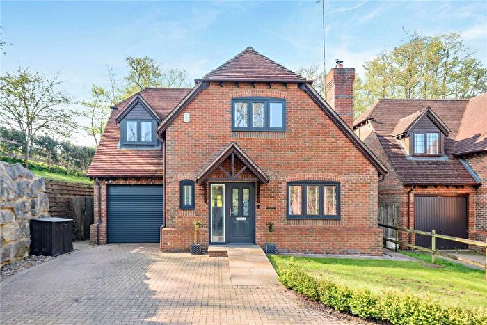 4 Bedroom Detached House For Sale In Crookham Hill, Crookham Common, Thatcham, Berkshire, RG19