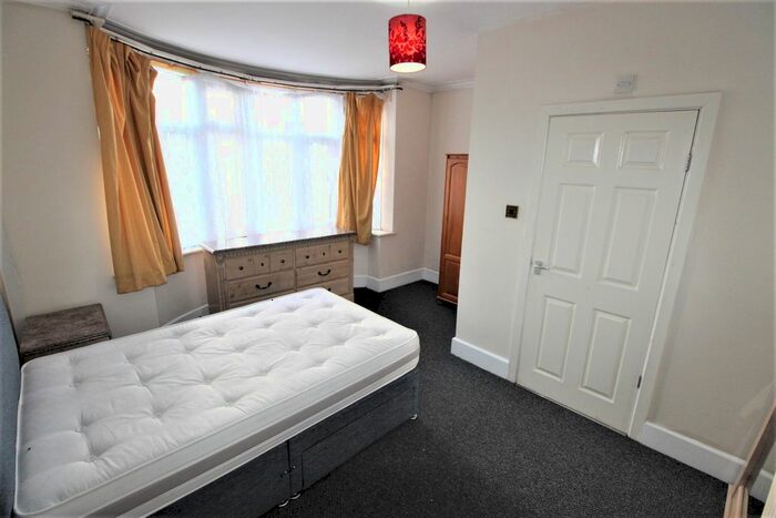 5 Bedroom Semi-Detached House To Rent In Fletchamstead Highway, Coventry, CV4