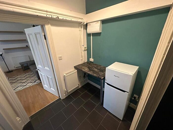 1 Bedroom Flat To Rent In Zulla Road, Nottingham, NG3