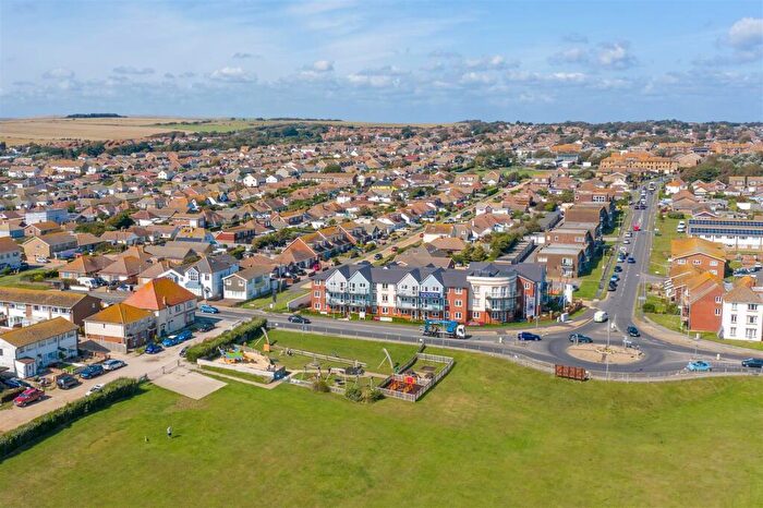 2 Bedroom Retirement Property To Rent In Rowe Avenue, Peacehaven, BN10