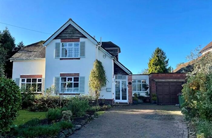 3 Bedroom Detached House To Rent In Oak Tree Crescent, Halesowen, B62