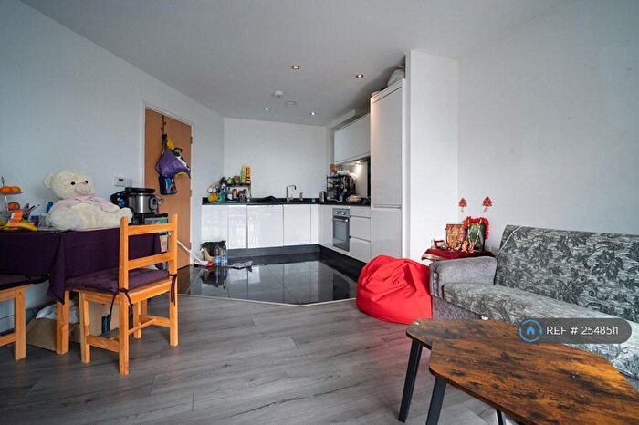 1 Bedroom Flat To Rent In Clarence Avenue, Ilford, IG2