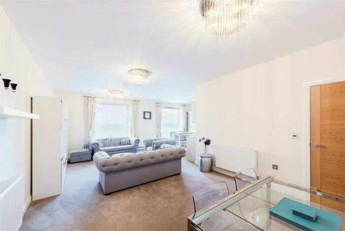 2 Bedroom Apartment To Rent In The Leasowes, Main Street, Solihull, B90
