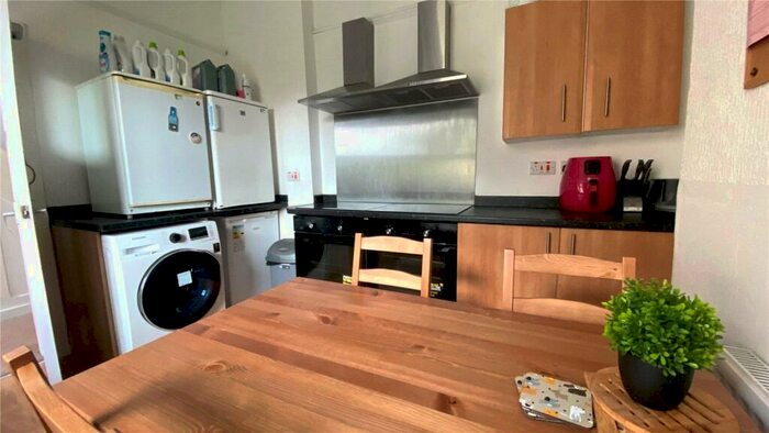 4 Bedroom End Of Terrace House To Rent In High Street, Bangor, LL57