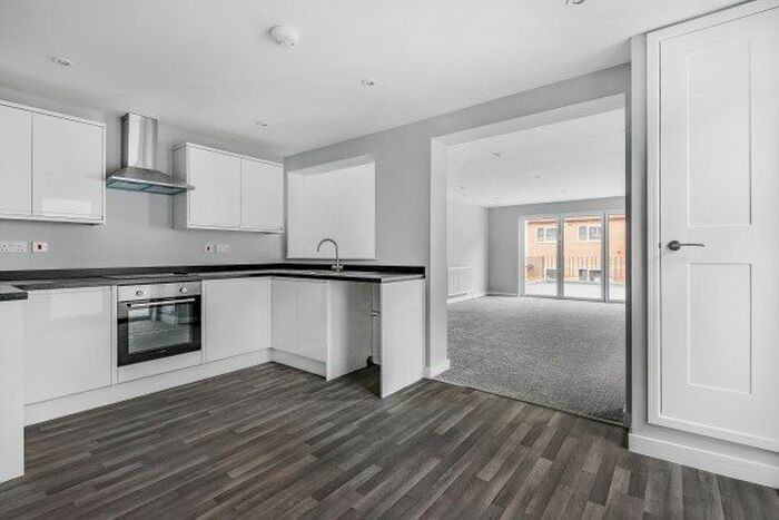 2 Bedroom Flat To Rent In High Street, Orpington, BR6