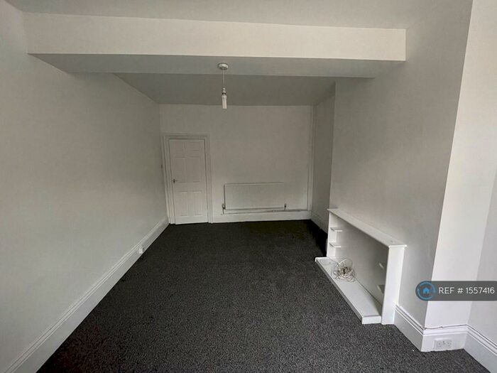 2 Bedroom Terraced House To Rent In Deighton Road, Huddersfield, HD2