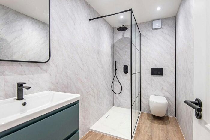 2 Bedroom Flat For Sale In Leighton Road, Kentish Town, NW5