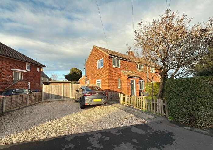 3 Bedroom Semi Detached House For Sale In Top Stone Close, Burton Salmon, Leeds, LS25