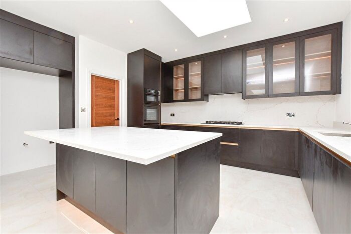 6 Bedroom Semi-Detached House For Sale In Cobham Road, Leatherhead, Surrey, KT22