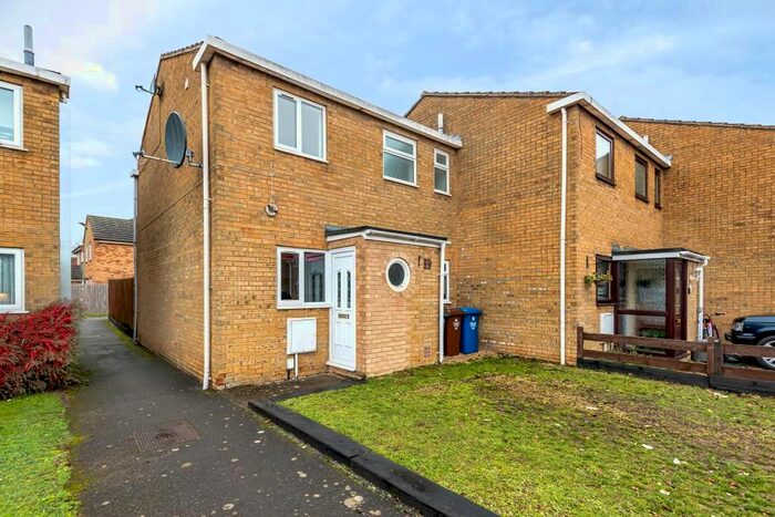 3 Bedroom End Of Terrace House To Rent In Lincoln Close, Bicester OX26