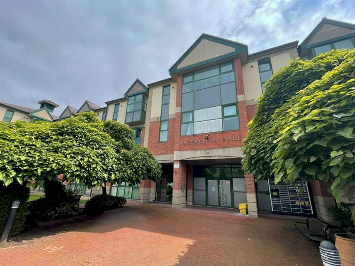 1 Bedroom Apartment To Rent In Metropolitan House, Brindley Road, Manchester, M16