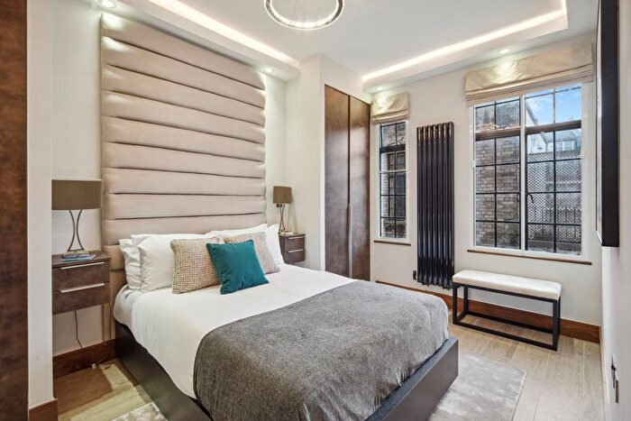 2 Bedroom Flat To Rent In Hallam Street, Fitzrovia, W1W