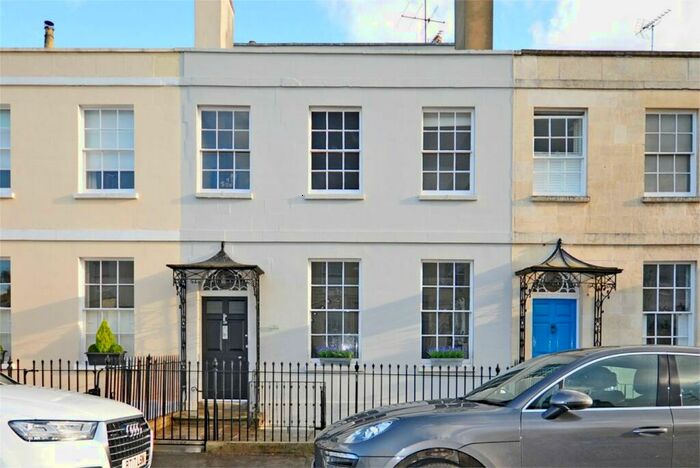4 Bedroom Town House To Rent In Oxford Street, Cheltenham, GL52