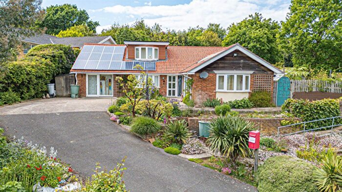 4 Bedroom Detached Bungalow For Sale In Battery Hill, Fairlight, TN35