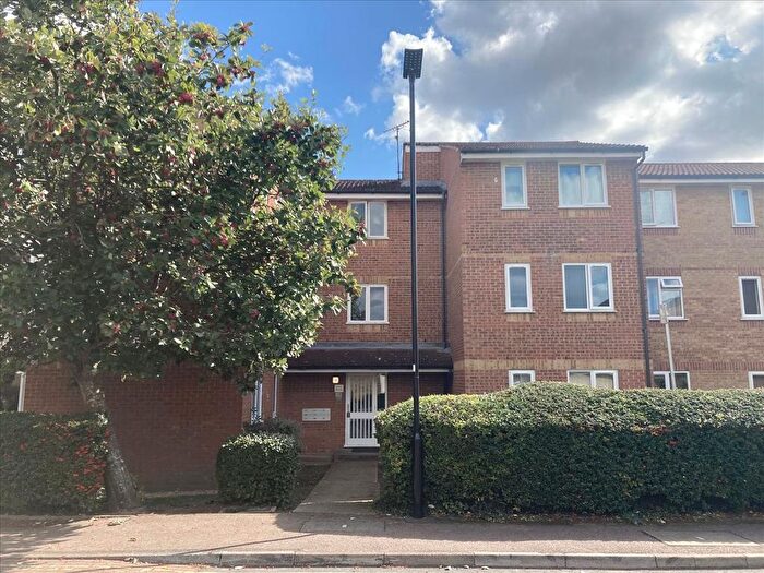 1 Bedroom Flat To Rent In Redford Close, Feltham, Middlesex, TW13