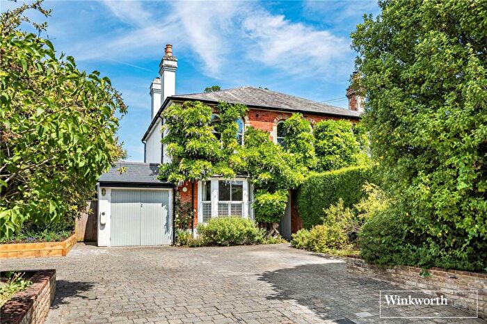 3 Bedroom Semi-Detached House For Sale In Church Road, Bagshot, Surrey, GU19
