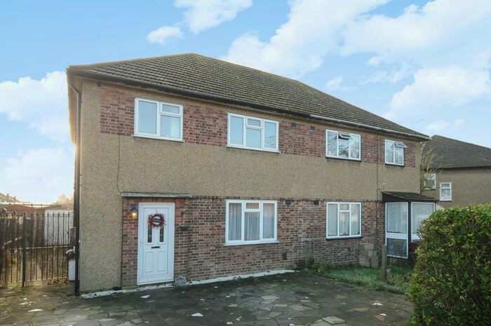 3 Bedroom Semi-Detached House To Rent In Stanmore, Harrow, HA7