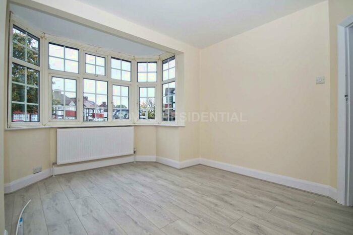 3 Bedroom Semi-Detached House To Rent In Portland Avenue, New Malden, KT3