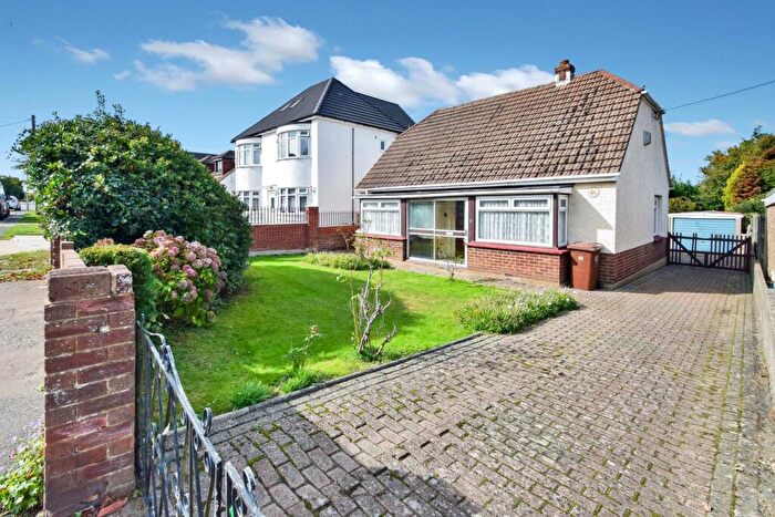 2 Bedroom Detached Bungalow For Sale In Chestnut Avenue, Walderslade, Chatham, ME5