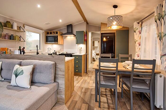 3 Bedroom Mobile/park Home For Sale In , Llwyngwril, Wales, LL37